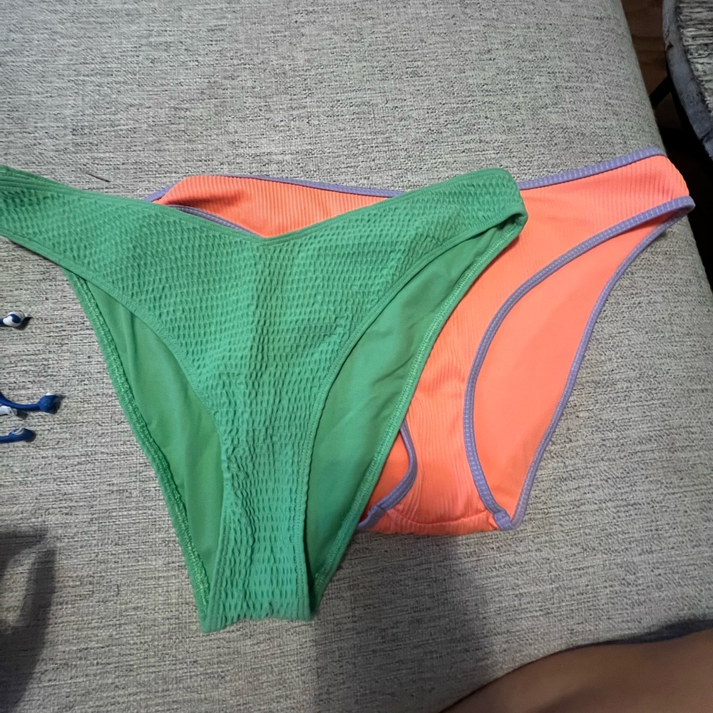 LOT of swim bottoms size LARGE - Picture 7 of 8